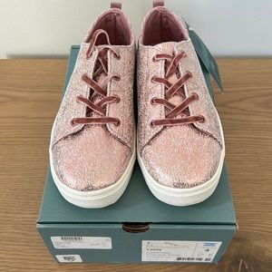 NIB Girls’ TOMS Lenny Sneakers
